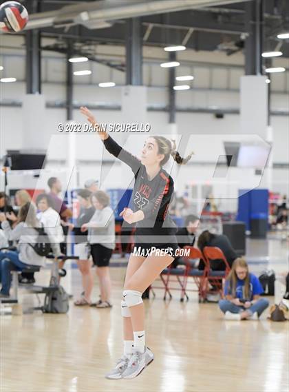 Thumbnail 3 in Village Christian vs. North Douglas (Nike TOC Southwest) photogallery.