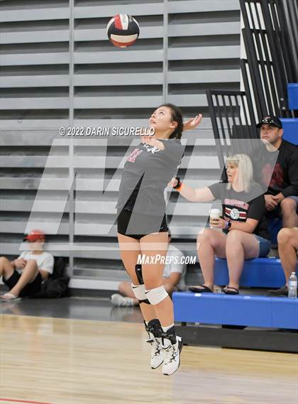 Thumbnail 3 in Village Christian vs. North Douglas (Nike TOC Southwest) photogallery.