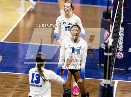 Thumbnail 1 in Alamosa vs. The Village (CHSAA 3A Third Round) photogallery.