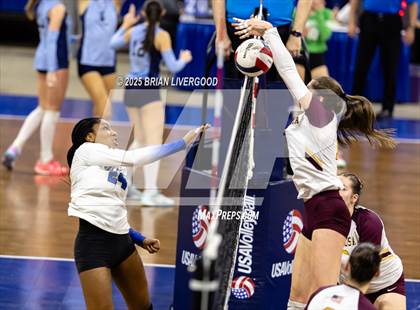 Thumbnail 3 in Alamosa vs. The Village (CHSAA 3A Third Round) photogallery.