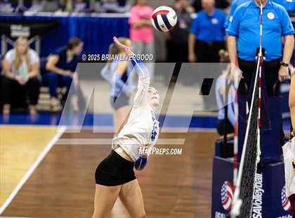 Thumbnail 2 in Alamosa vs. The Village (CHSAA 3A Third Round) photogallery.