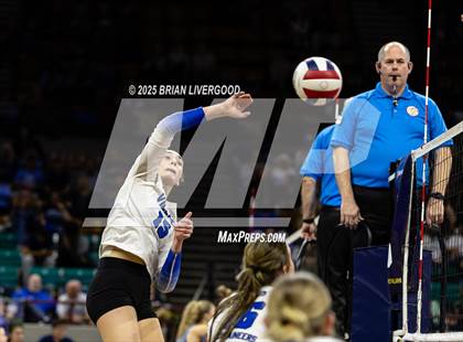 Thumbnail 1 in Alamosa vs. The Village (CHSAA 3A Third Round) photogallery.