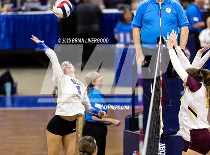 Thumbnail 2 in Alamosa vs. The Village (CHSAA 3A Third Round) photogallery.