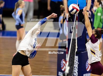 Thumbnail 1 in Alamosa vs. The Village (CHSAA 3A Third Round) photogallery.