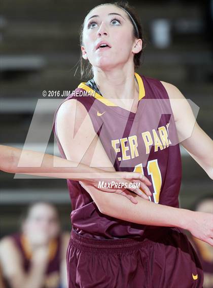 Thumbnail 3 in Sam Rayburn vs. Deer Park (McDonld's Texas Invitational) photogallery.