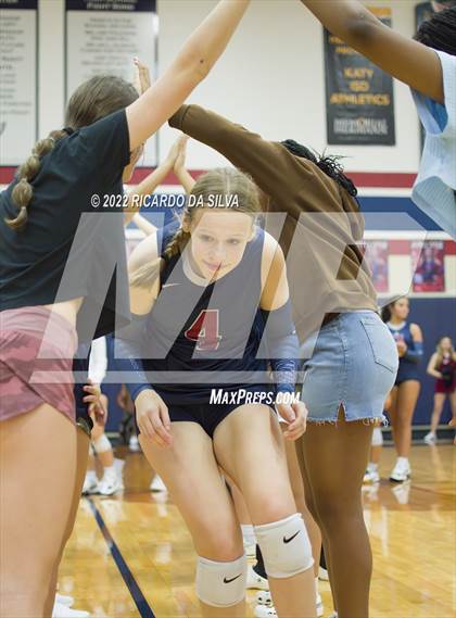 Thumbnail 3 in Seven Lakes @ Tompkins photogallery.