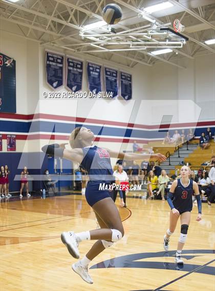 Thumbnail 1 in Seven Lakes @ Tompkins photogallery.