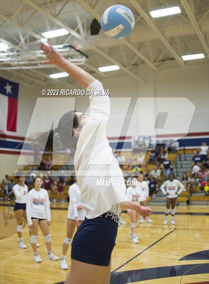 Thumbnail 1 in Seven Lakes @ Tompkins photogallery.
