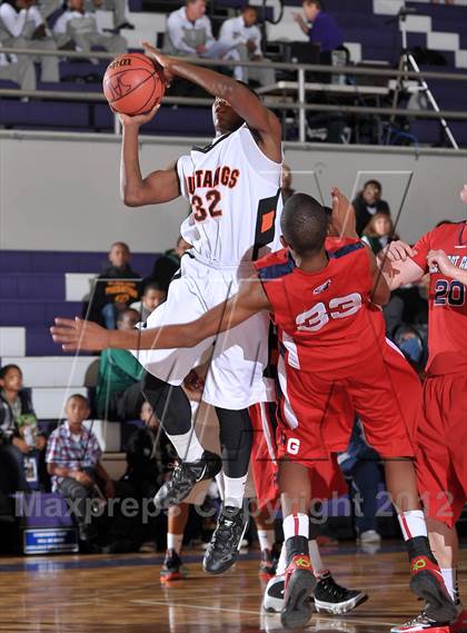 Thumbnail 3 in Pleasant Grove vs. Foothill (St. Hope Elite Hoops Classic) photogallery.