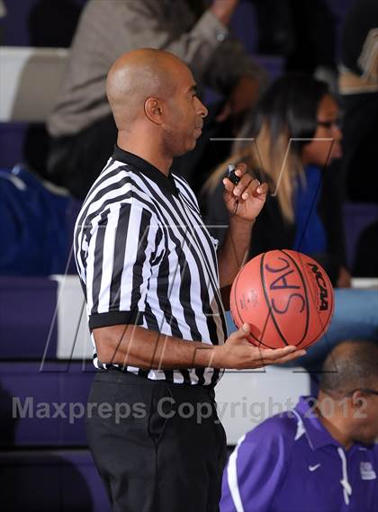 Thumbnail 2 in Pleasant Grove vs. Foothill (St. Hope Elite Hoops Classic) photogallery.