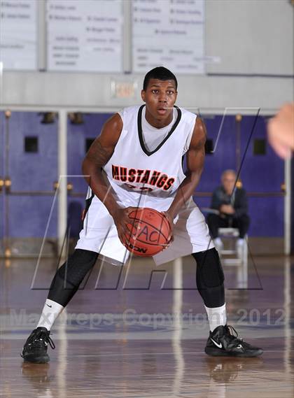 Thumbnail 3 in Pleasant Grove vs. Foothill (St. Hope Elite Hoops Classic) photogallery.