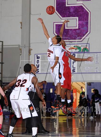 Thumbnail 3 in Pleasant Grove vs. Foothill (St. Hope Elite Hoops Classic) photogallery.