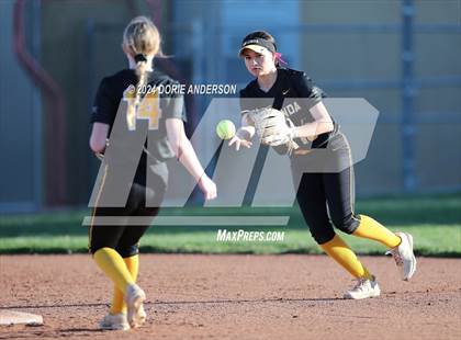 Thumbnail 2 in Rio Linda @ Vista del Lago photogallery.