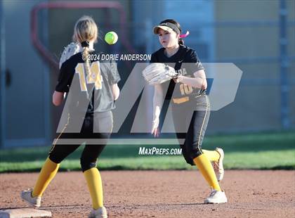 Thumbnail 3 in Rio Linda @ Vista del Lago photogallery.