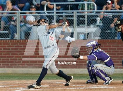 Thumbnail 3 in Aubrey vs. Sanger (UIL 4A Region 2 Area Playoff) photogallery.