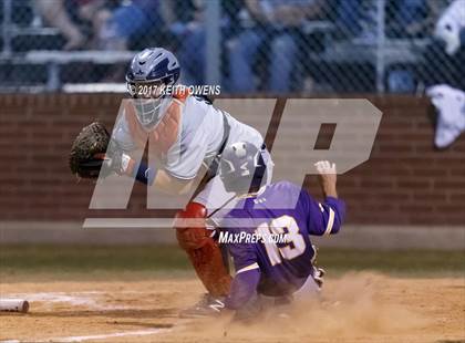 Thumbnail 1 in Aubrey vs. Sanger (UIL 4A Region 2 Area Playoff) photogallery.