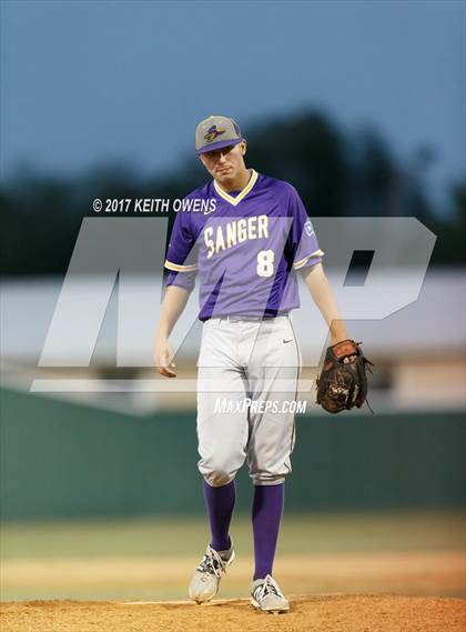 Thumbnail 3 in Aubrey vs. Sanger (UIL 4A Region 2 Area Playoff) photogallery.