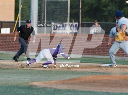 Thumbnail 2 in Aubrey vs. Sanger (UIL 4A Region 2 Area Playoff) photogallery.