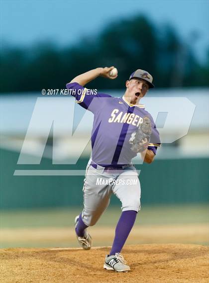 Thumbnail 2 in Aubrey vs. Sanger (UIL 4A Region 2 Area Playoff) photogallery.