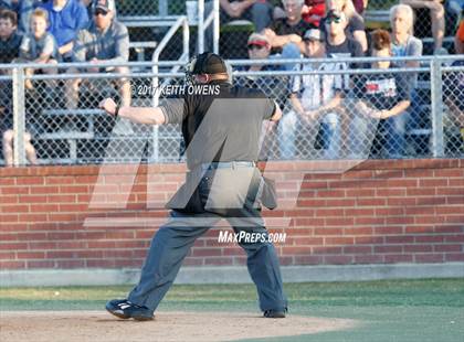 Thumbnail 1 in Aubrey vs. Sanger (UIL 4A Region 2 Area Playoff) photogallery.