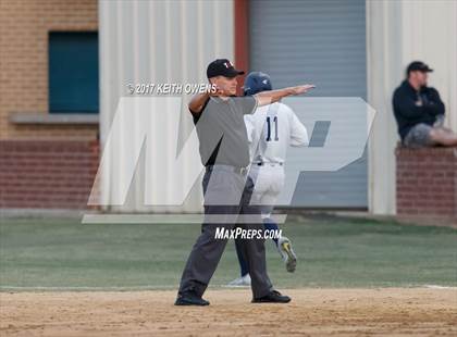 Thumbnail 3 in Aubrey vs. Sanger (UIL 4A Region 2 Area Playoff) photogallery.