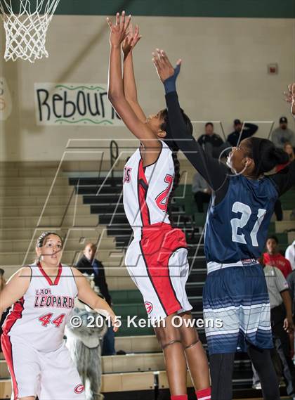 Thumbnail 2 in Ranchview vs. Gainesville (UIL 4A Bi District Playoff) photogallery.