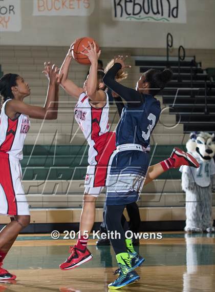 Thumbnail 1 in Ranchview vs. Gainesville (UIL 4A Bi District Playoff) photogallery.