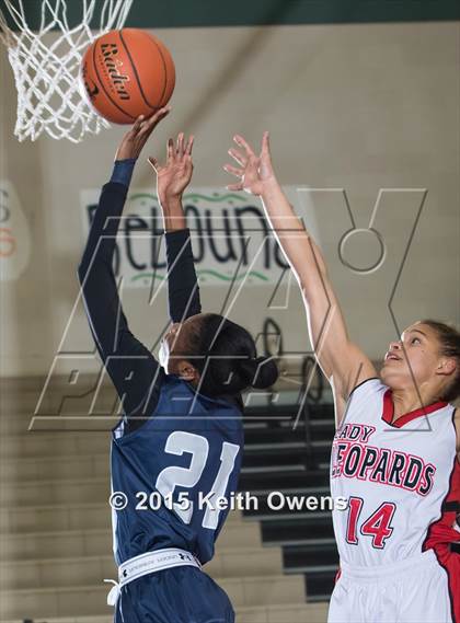 Thumbnail 2 in Ranchview vs. Gainesville (UIL 4A Bi District Playoff) photogallery.