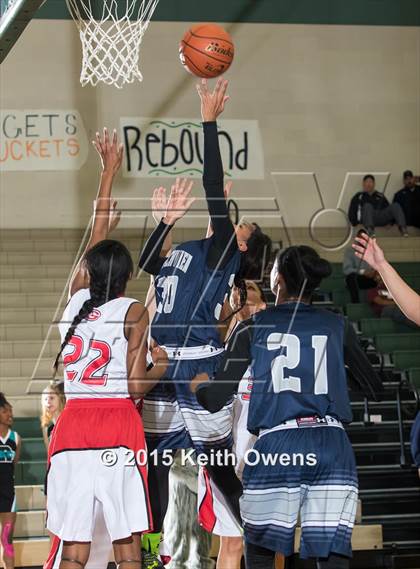 Thumbnail 3 in Ranchview vs. Gainesville (UIL 4A Bi District Playoff) photogallery.