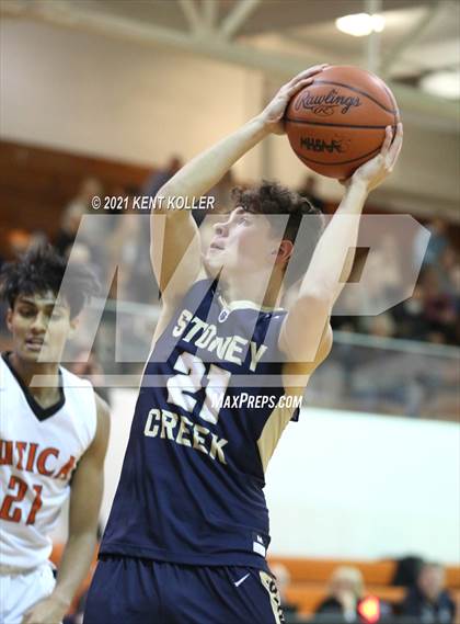 Thumbnail 1 in Stoney Creek @ Utica photogallery.