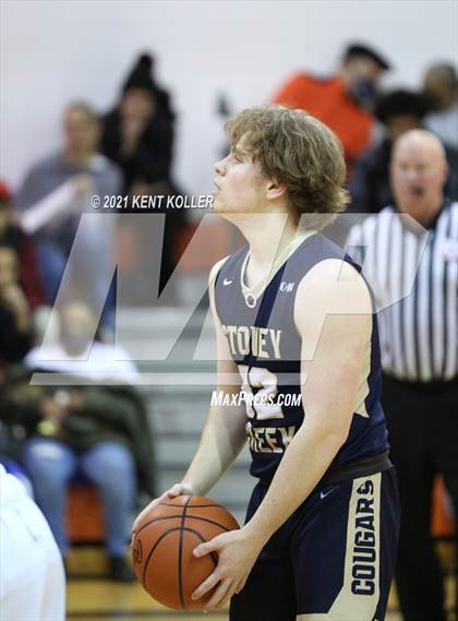 Thumbnail 1 in Stoney Creek @ Utica photogallery.