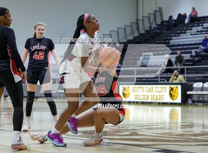 Thumbnail 3 in Red Oak vs. Lovejoy (UIL 5A Bi-District Playoff) photogallery.