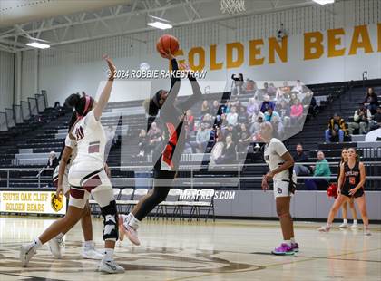 Thumbnail 3 in Red Oak vs. Lovejoy (UIL 5A Bi-District Playoff) photogallery.