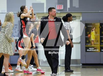 Thumbnail 2 in Red Oak vs. Lovejoy (UIL 5A Bi-District Playoff) photogallery.