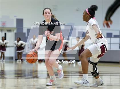 Thumbnail 1 in Red Oak vs. Lovejoy (UIL 5A Bi-District Playoff) photogallery.