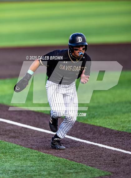 Thumbnail 1 in Lehi vs. Davis (UHSAA 6A Bracket Play) photogallery.