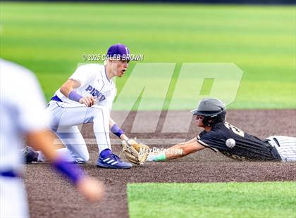 Thumbnail 3 in Lehi vs. Davis (UHSAA 6A Bracket Play) photogallery.