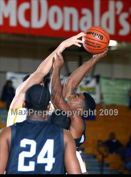 Thumbnail 3 in McAllen vs. Westside (McDonalds Texas Invitational) photogallery.