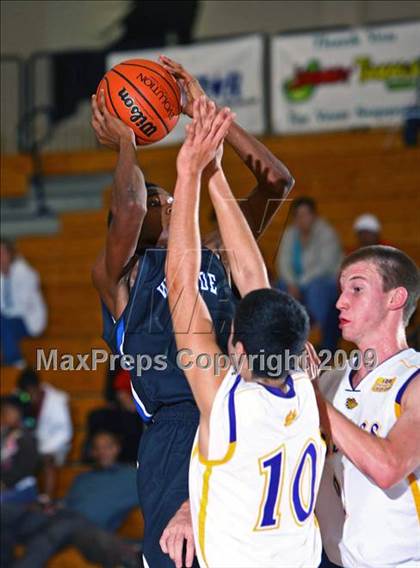 Thumbnail 1 in McAllen vs. Westside (McDonalds Texas Invitational) photogallery.
