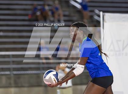 Thumbnail 2 in Millard North vs Millard West (Battle at Buell) photogallery.