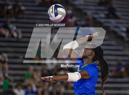 Thumbnail 3 in Millard North vs Millard West (Battle at Buell) photogallery.