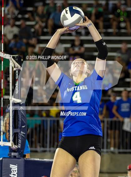 Thumbnail 3 in Millard North vs Millard West (Battle at Buell) photogallery.