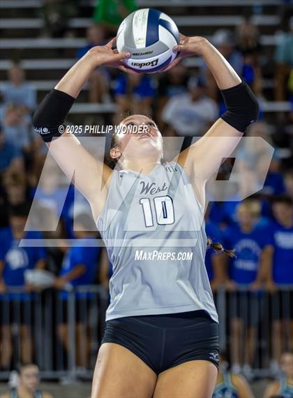 Thumbnail 3 in Millard North vs Millard West (Battle at Buell) photogallery.