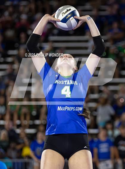 Thumbnail 3 in Millard North vs Millard West (Battle at Buell) photogallery.