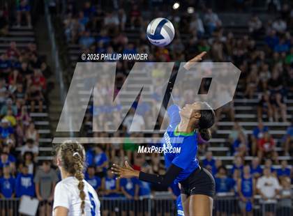 Thumbnail 3 in Millard North vs Millard West (Battle at Buell) photogallery.