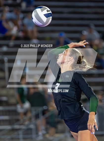 Thumbnail 3 in Millard North vs Millard West (Battle at Buell) photogallery.