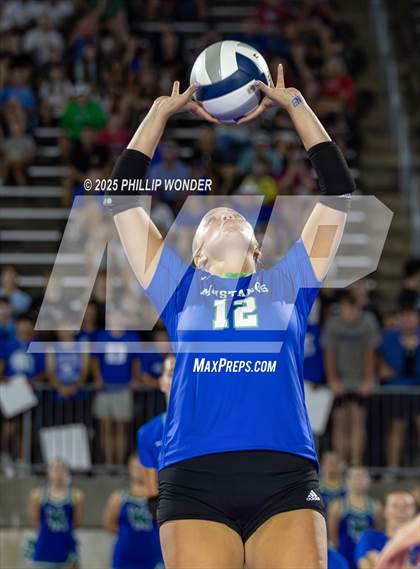 Thumbnail 2 in Millard North vs Millard West (Battle at Buell) photogallery.