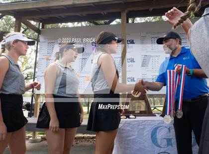 Thumbnail 2 in UIL 2A Girls Golf (Medals) photogallery.