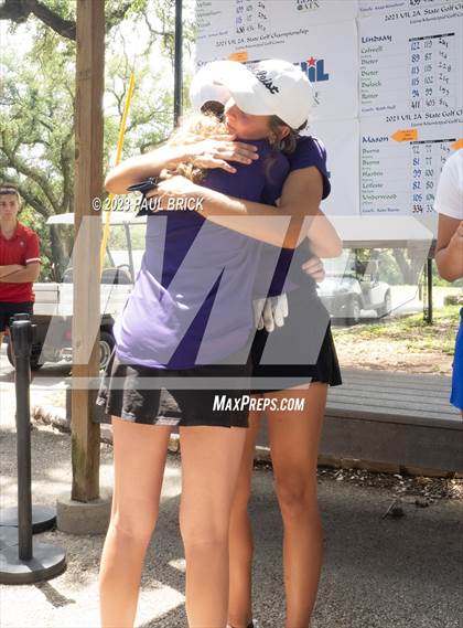 Thumbnail 2 in UIL 2A Girls Golf (Medals) photogallery.