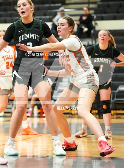 Thumbnail 3 in Summit @ Lakewood photogallery.